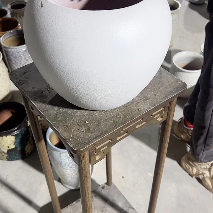 高度24厘米口18厘米