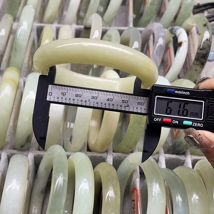 蛇纹石玉未镶嵌手镯164