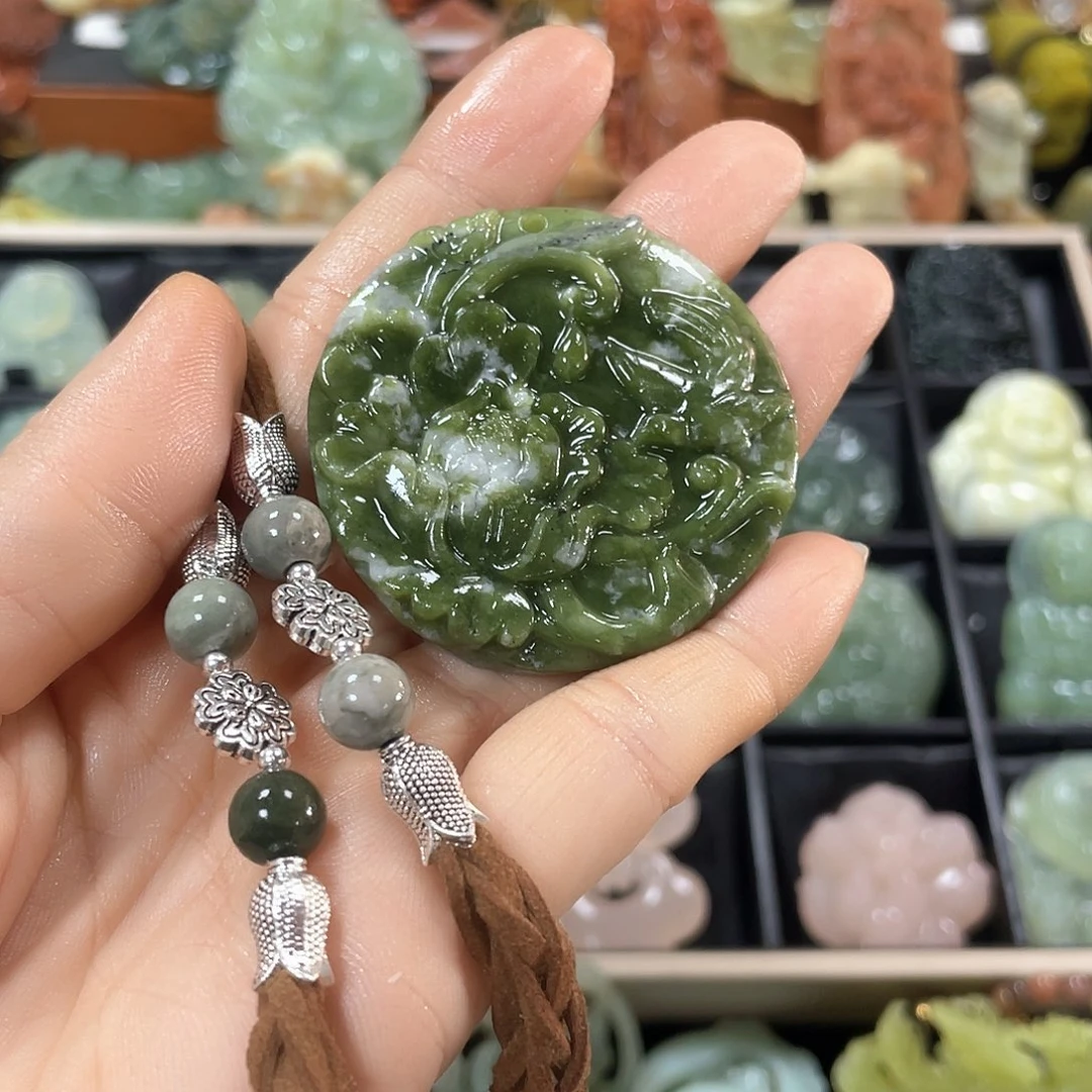 蛇纹石玉颈饰未镶嵌