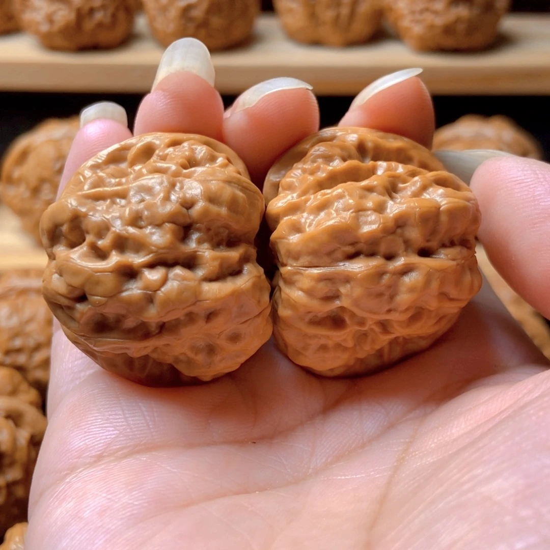 暴***牛文玩核桃吊坠蛤蟆头