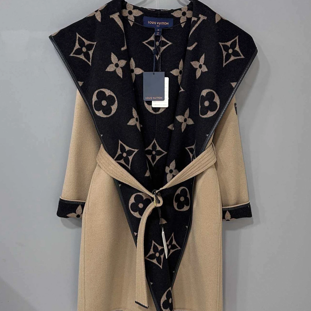 未使用 LouisVuitton/路易威登 大花浴袍大衣/38码/93508