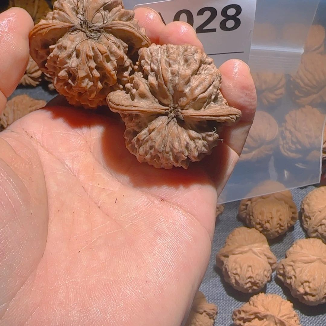 黑***夜文玩核桃吊坠官帽