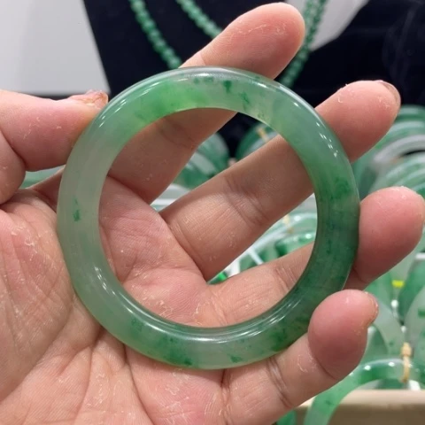石英质玉手镯未镶嵌*️**
