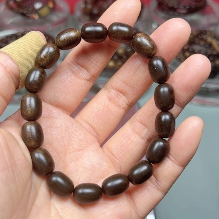 沉香手串富森红土0.8单圈