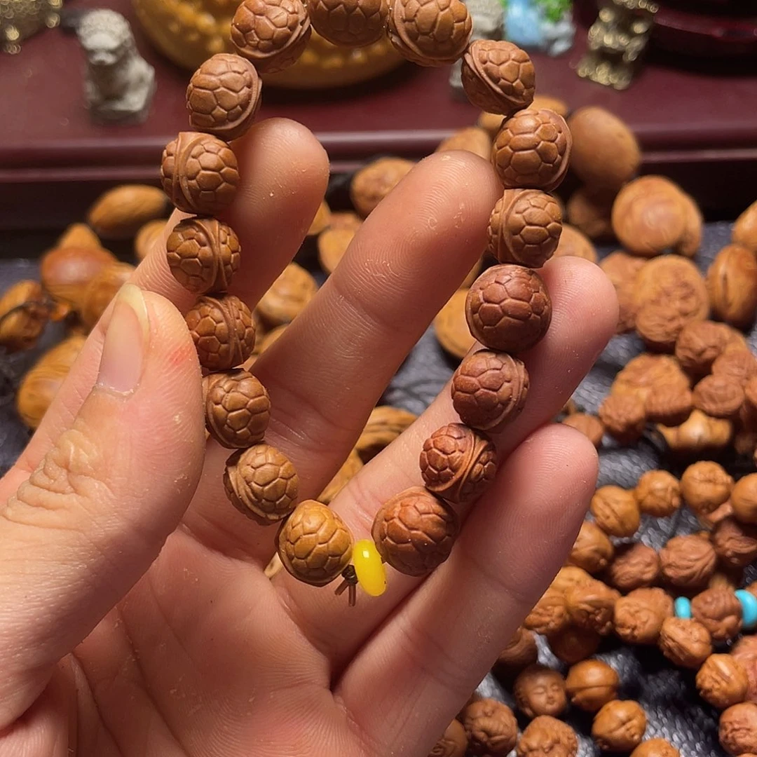 龙纹桃核雕刻瑕疵富甲天下