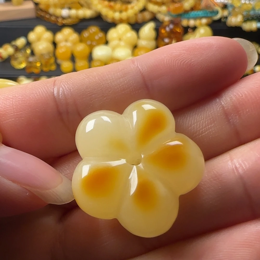蜜蜡未镶嵌颈饰蜜蜡俏色五瓣花吊坠