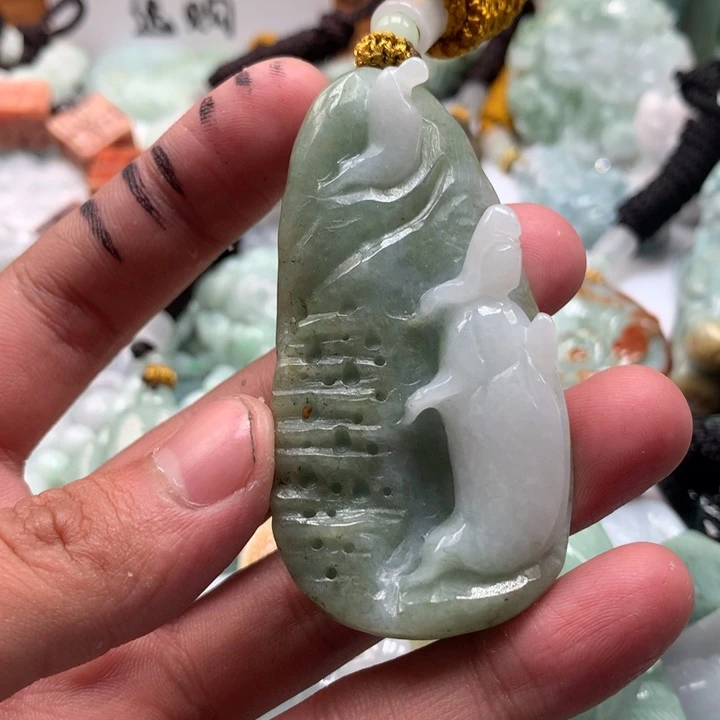 翡翠未镶嵌颈饰保真天然a货翡翠