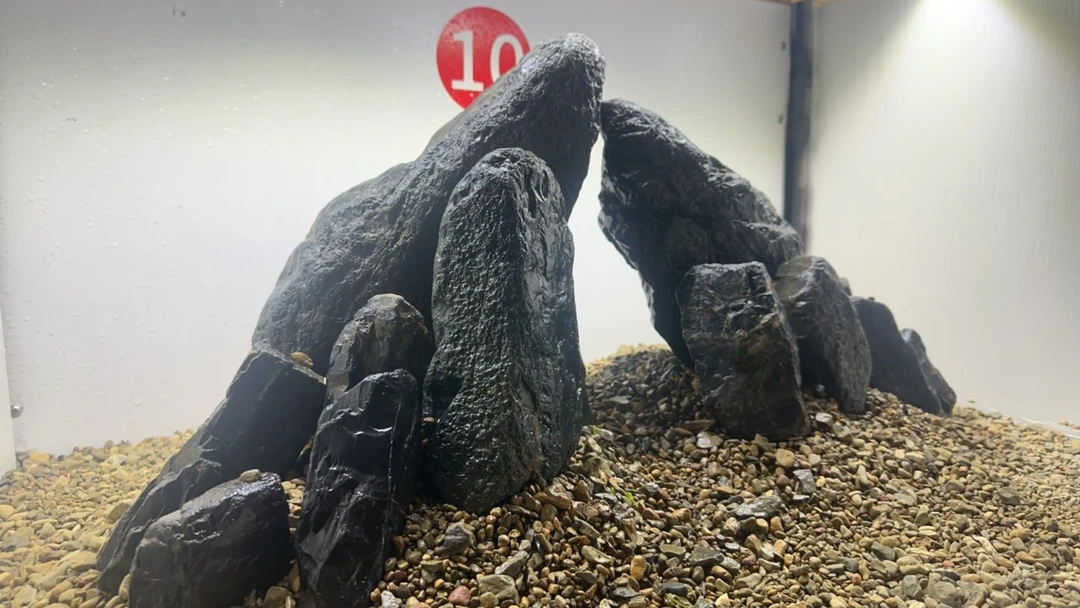 一款50至80的黑金峡谷石