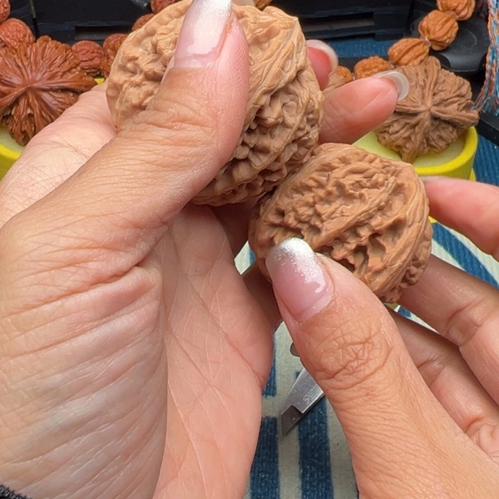 划***核桃文玩核桃红锦鲤