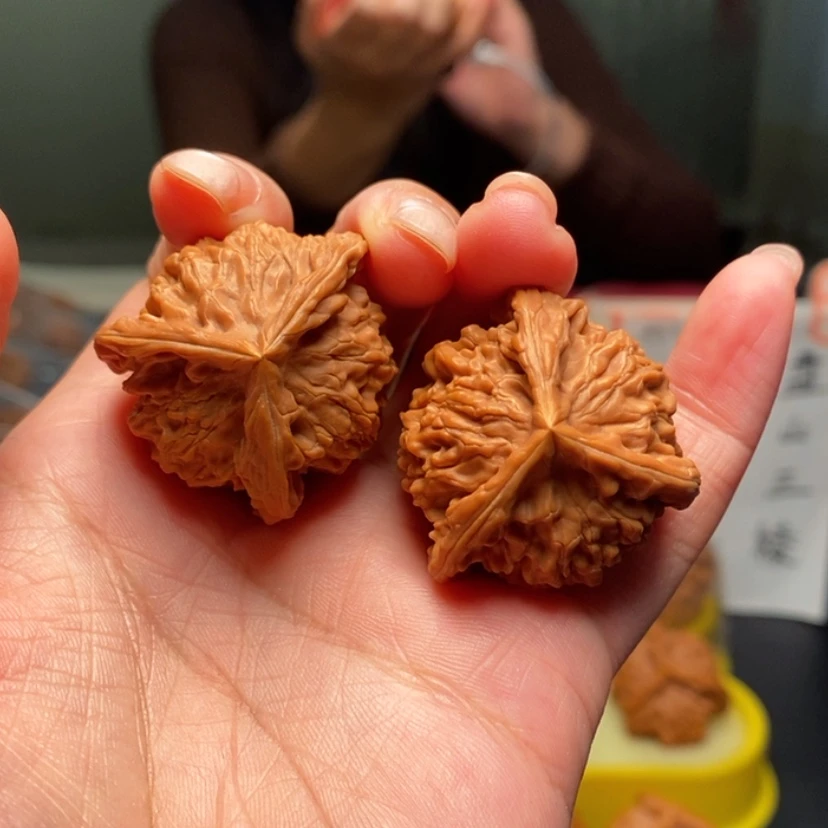 【闪购商品】把件桃核山***处1号三棱，