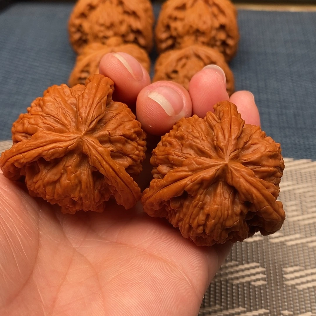 耐****吊坠文玩核桃三棱