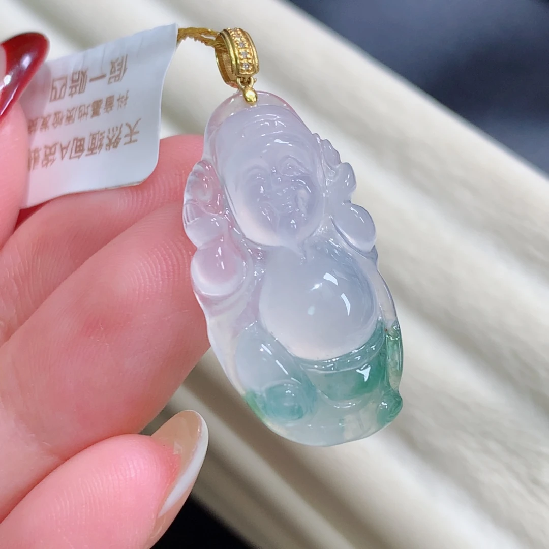 翡翠18K金镶嵌颈饰财神