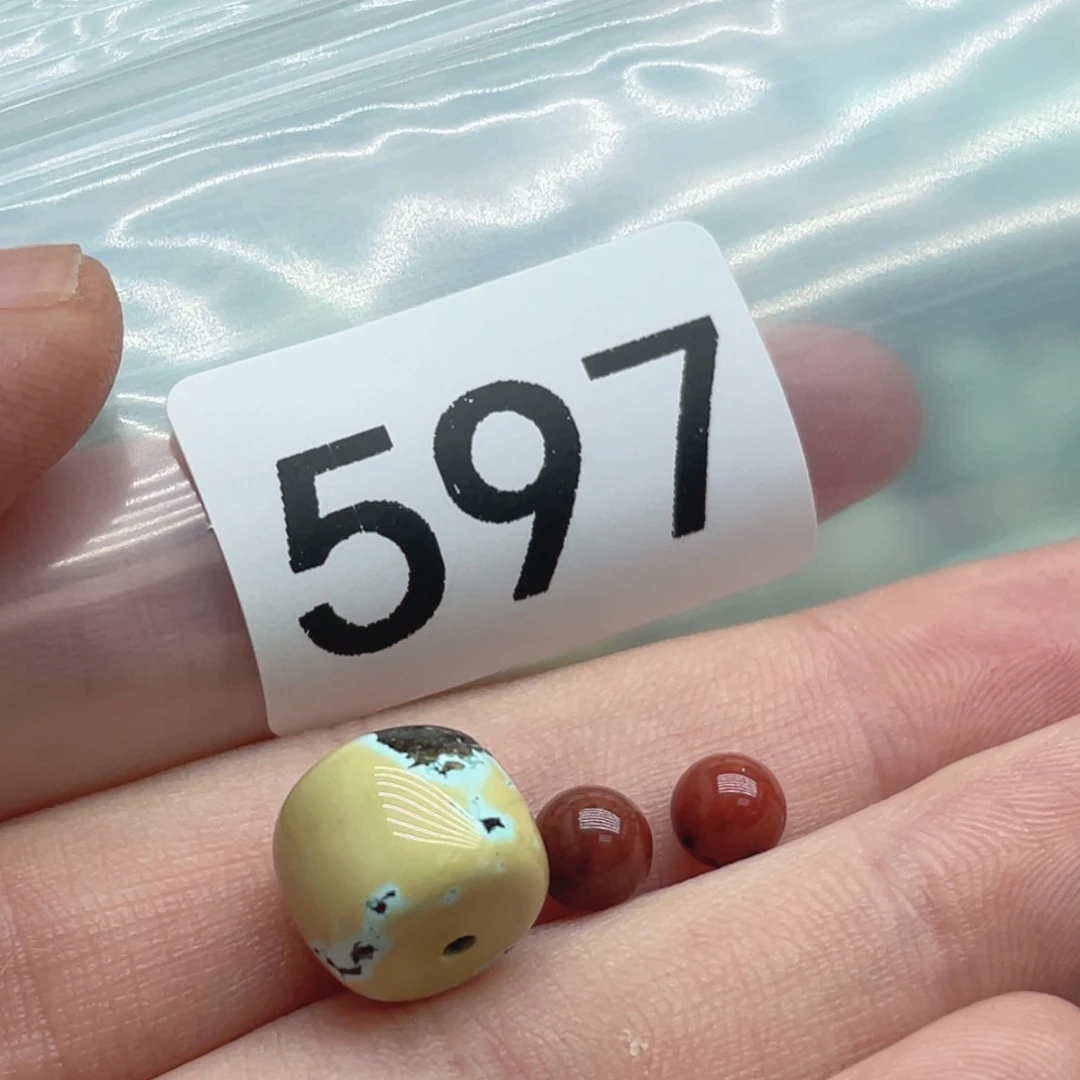 南红玛瑙未镶嵌珠宝奇石