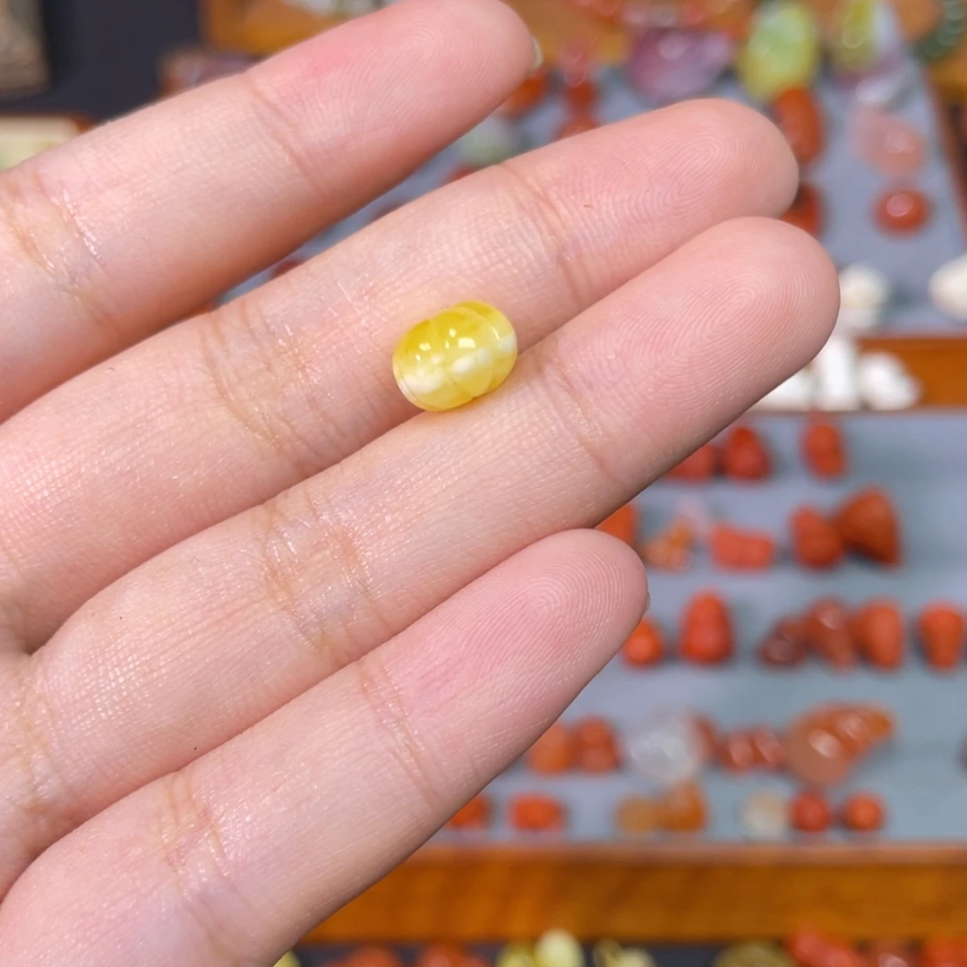 *****裸石蜜蜡未镶嵌南瓜珠