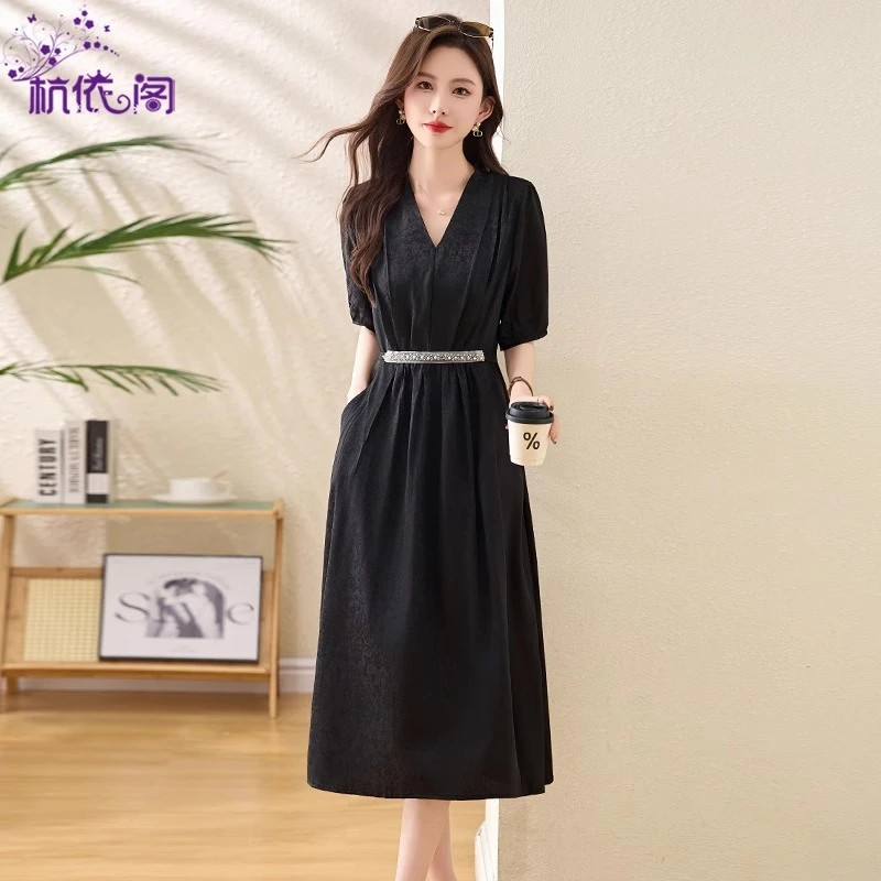 黑色连衣裙女夏季2025新款高级感法式气质收腰显瘦赫本风v领裙子