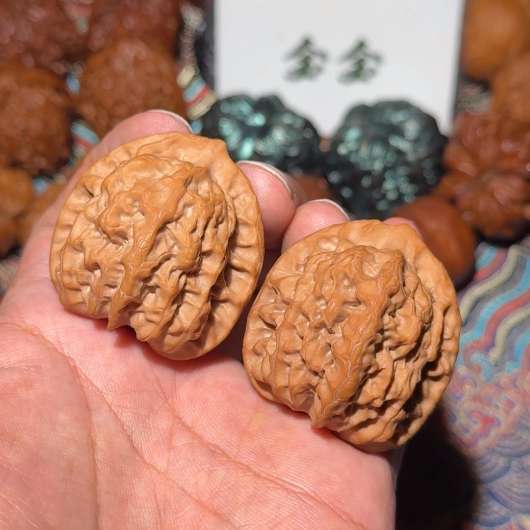 文玩核桃把件蓟县佛肚，尺寸38 37 40