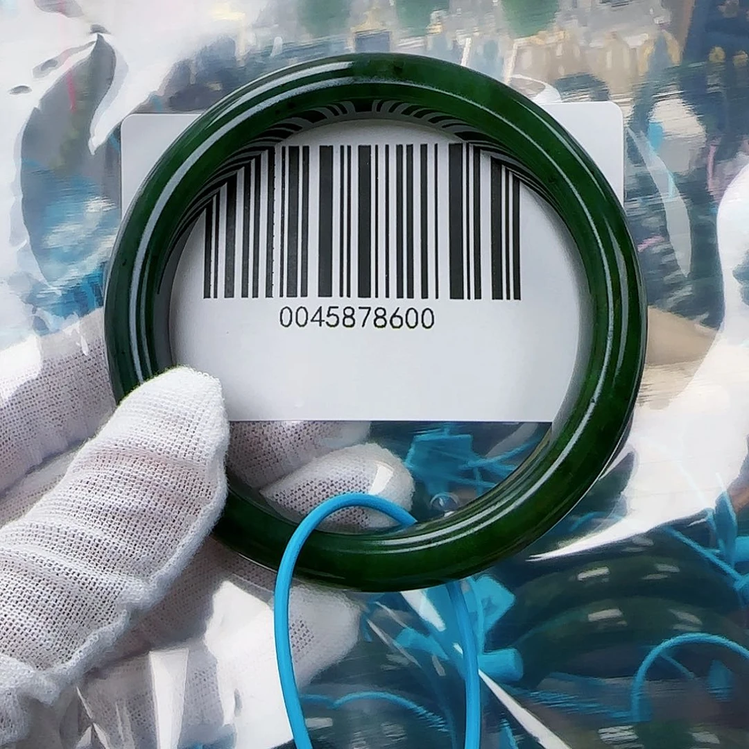 和田玉手镯未镶嵌微瑕63.64