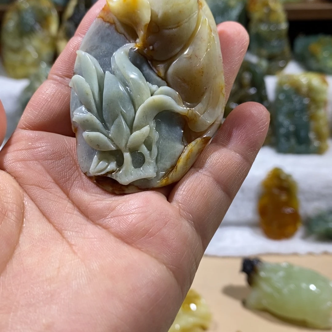 蛇纹石玉未镶嵌颈饰