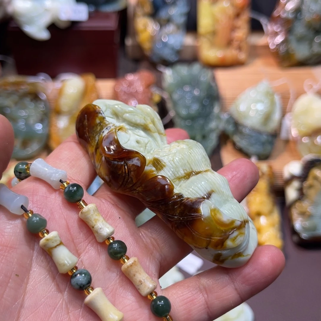 蛇纹石玉未镶嵌吊坠(赠链)