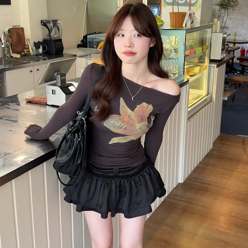 出游服装彩钻花朵斜肩上衣女初秋绝美修身甜辣纯欲风露肩长袖T恤