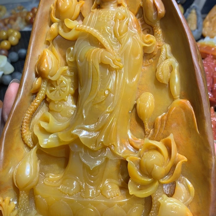 石英质玉（黄龙玉）未镶嵌颈饰