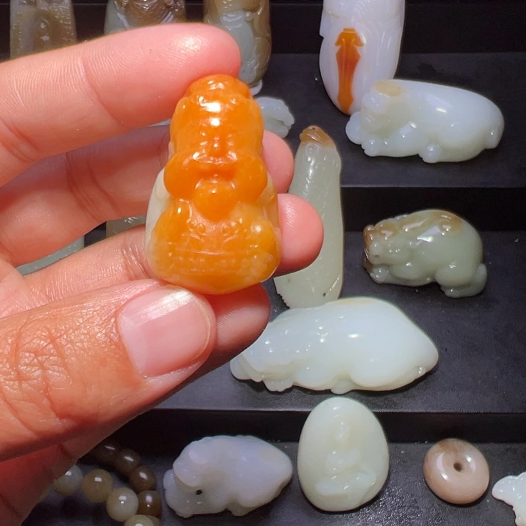 清***光和田玉未镶嵌颈饰