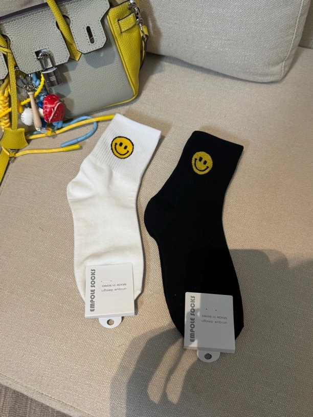 HG女生笑脸棉袜INS时尚休闲