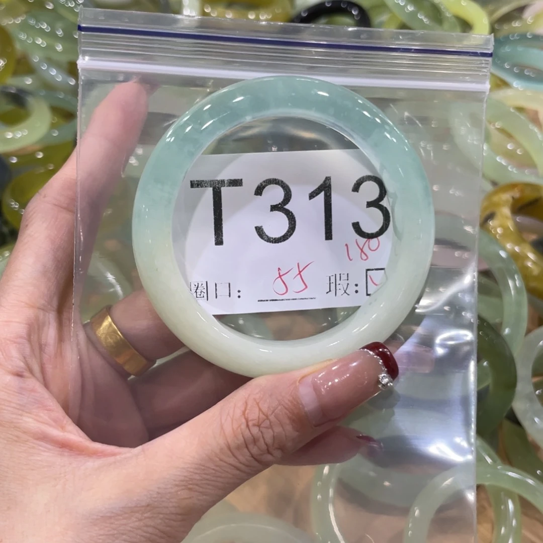 未镶嵌蛇纹石玉手镯别*着