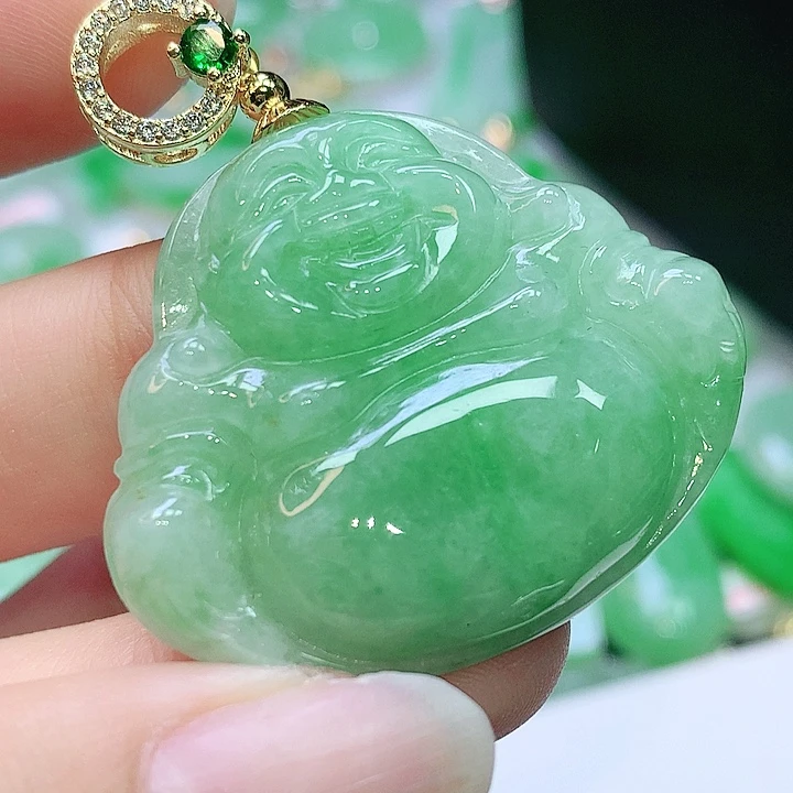 翡翠未镶嵌颈饰多样性发其一