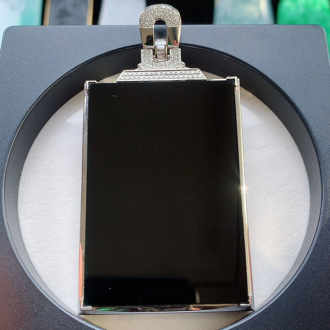 翡翠颈饰未镶嵌墨翠无事牌