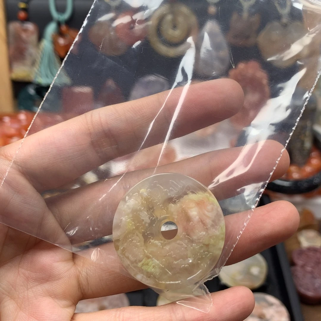 查罗石合金颈饰芋**牛