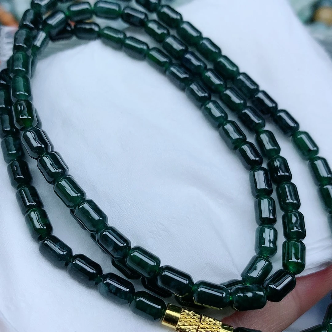 翡翠颈饰未镶嵌手串