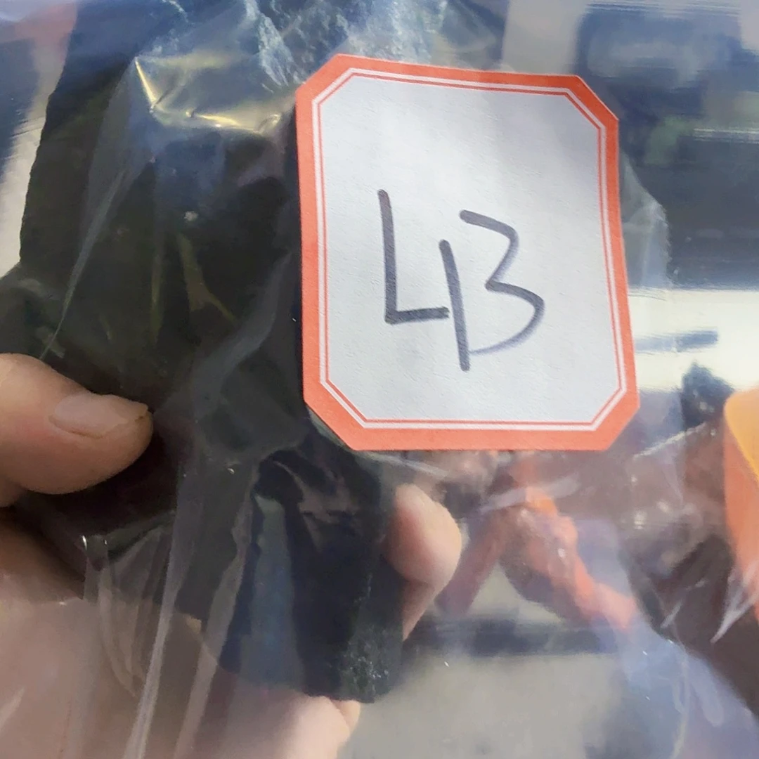 无***界蛇纹石玉未镶嵌原石料