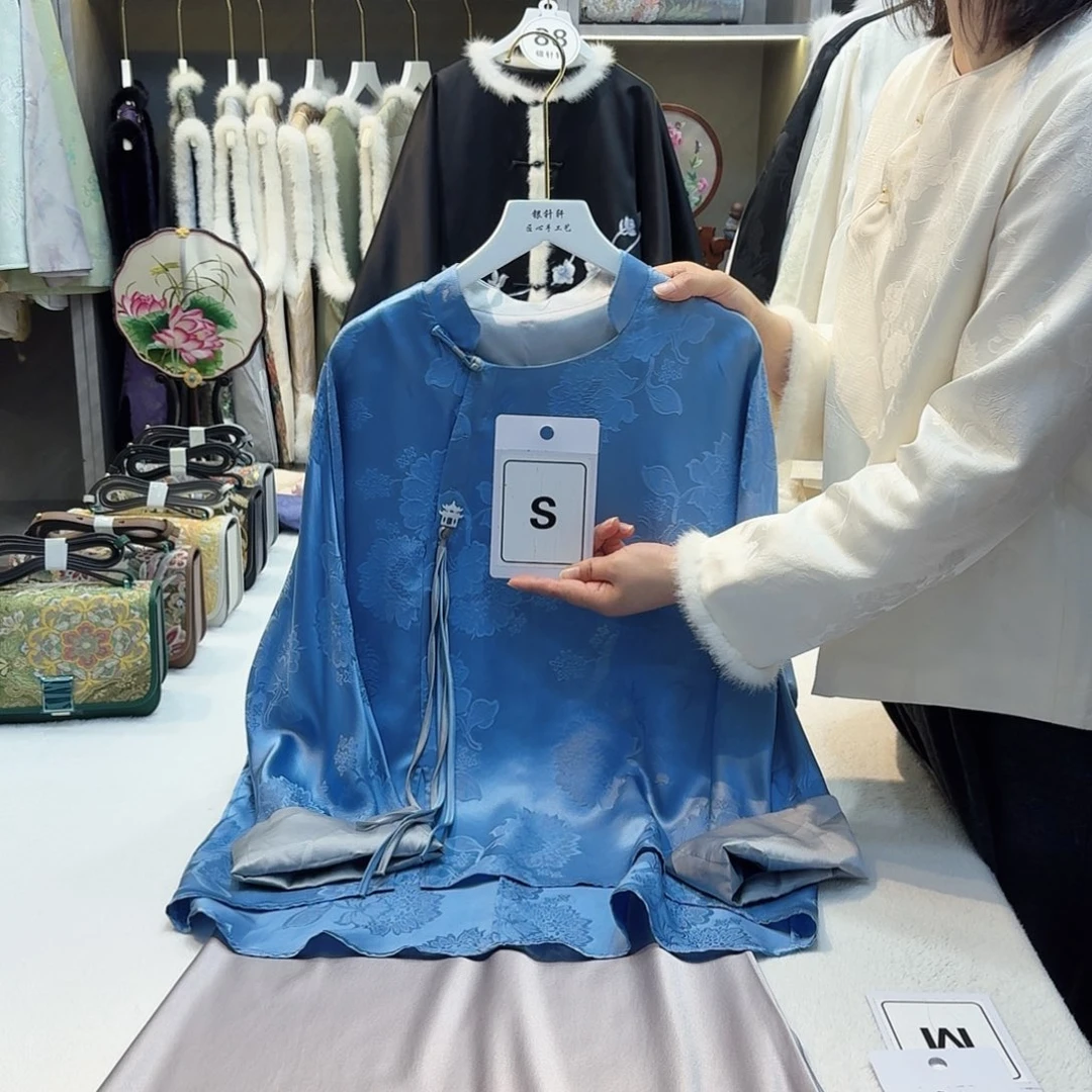 珊***佳非遗传承人的精神风貌和