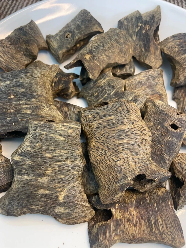 奇楠沉香乌身99沉高油原材块料30克