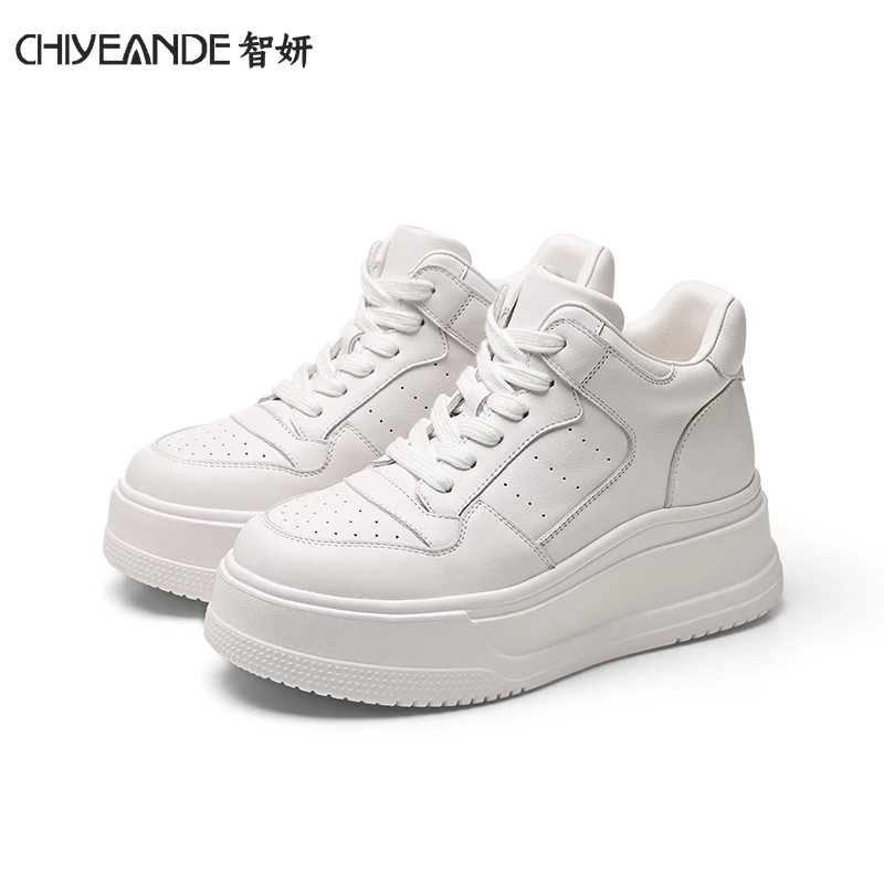 高帮小白鞋女2025新款秋冬季网红爆款加绒棉鞋百搭真皮厚底休闲鞋