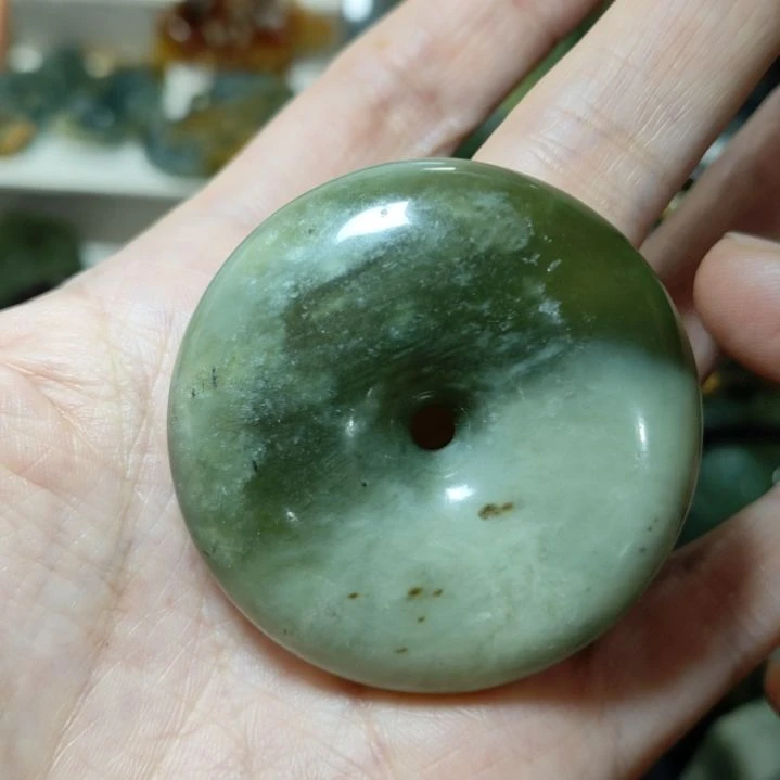 岫玉未镶嵌平安扣