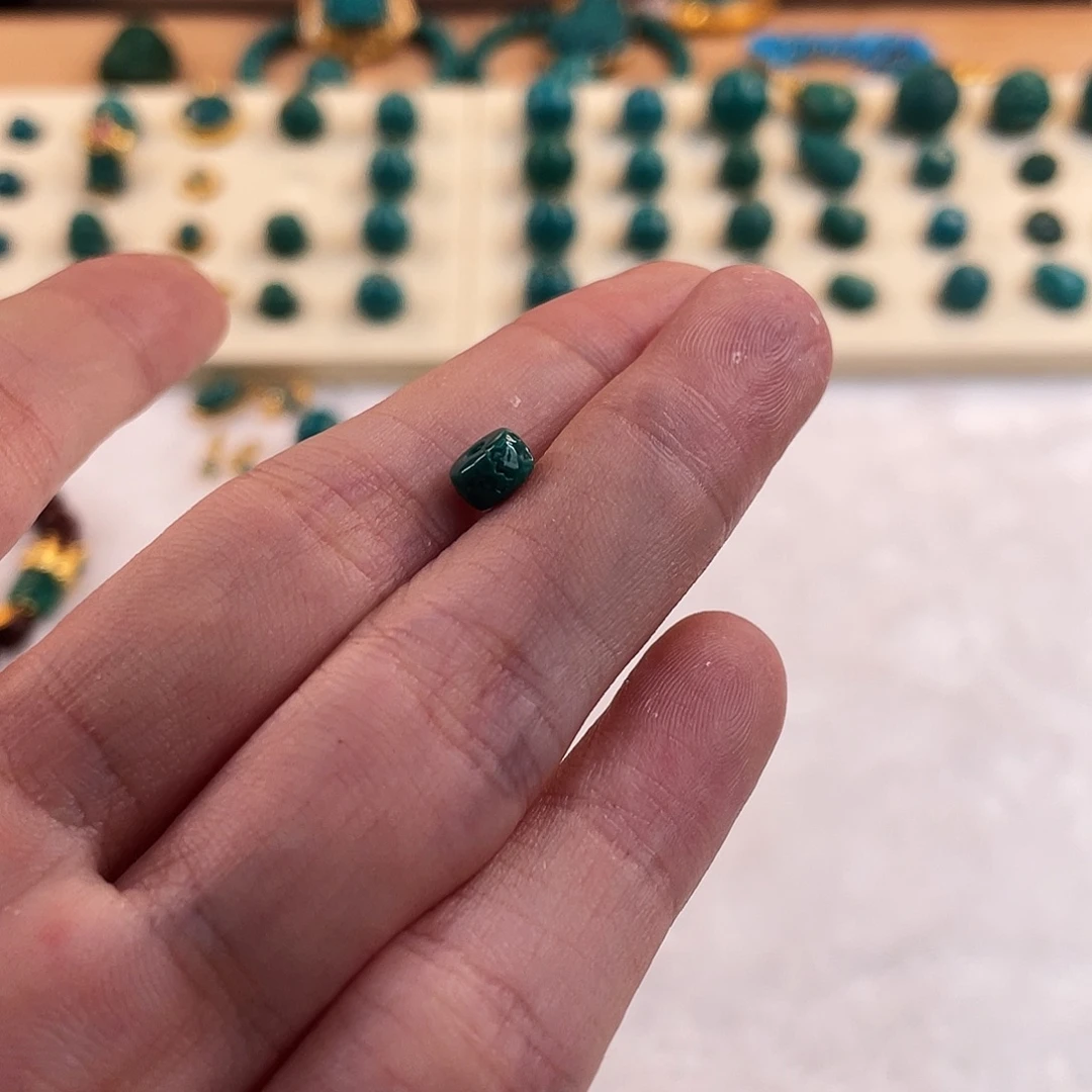 绿松石未镶嵌耳饰