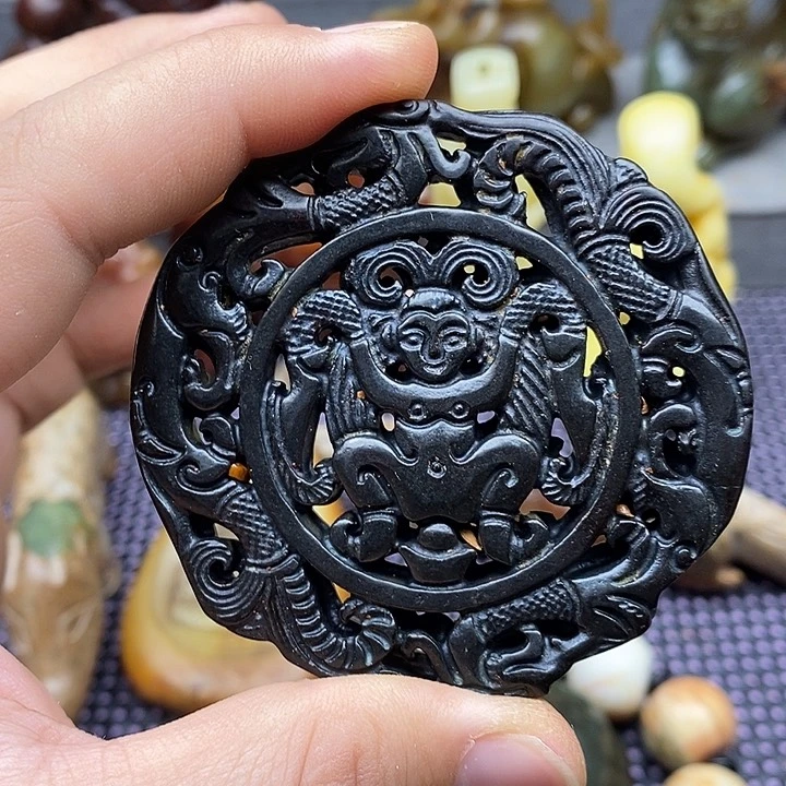 未镶嵌蛇纹石玉颈饰
