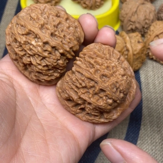 吊坠文玩核桃南疆