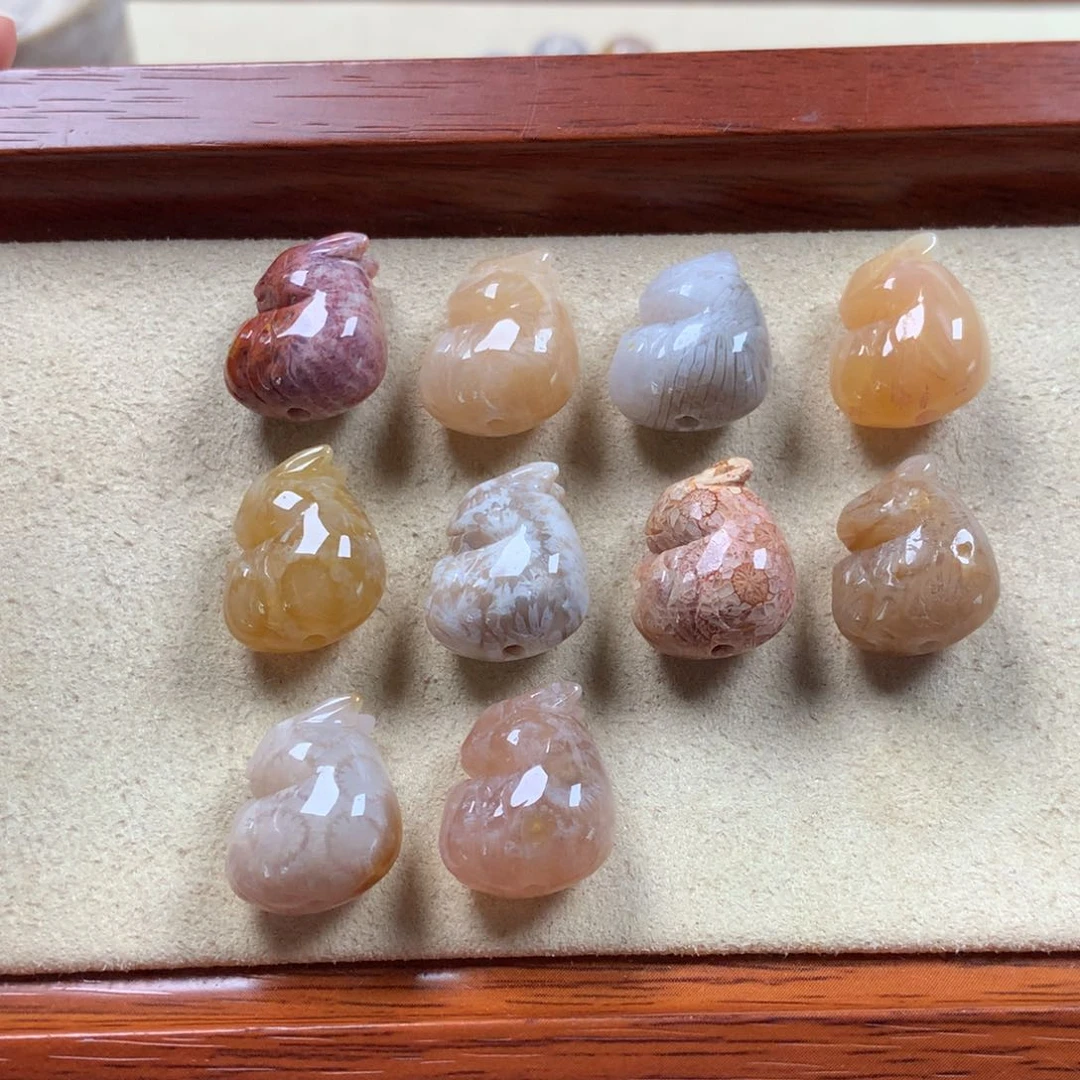 未镶嵌小狐狸（微骨骼）漏200/组。28硅化珊瑚（珊瑚玉）