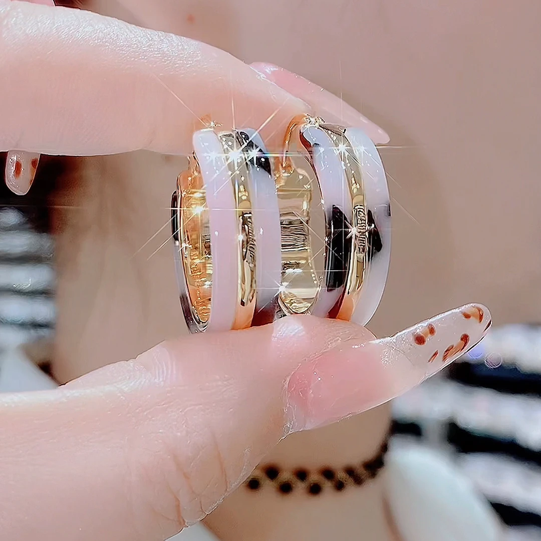 铜合金亚克力耳饰 575-渲染气质简约小巧休闲精致大气耳环