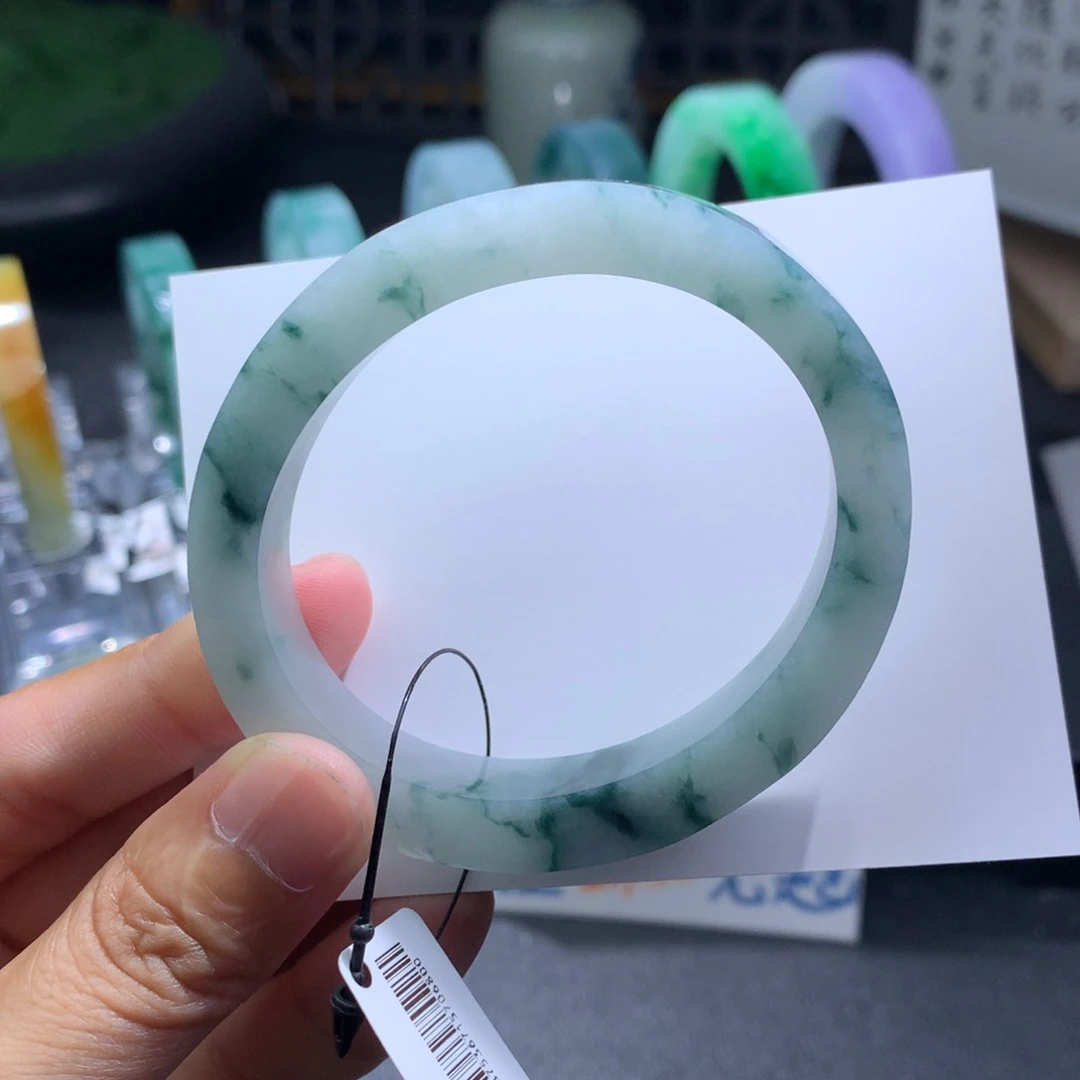 未镶嵌手镯定制翡翠