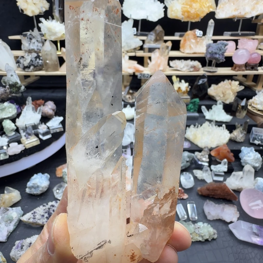 石材马达加斯加水晶摆件