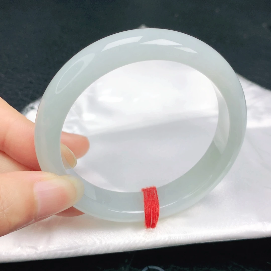 翡翠手镯未镶嵌正