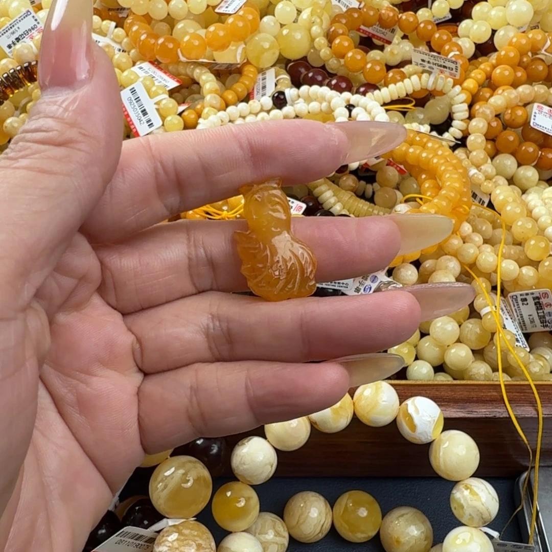 琥珀未镶嵌珠宝奇石