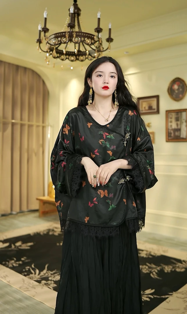 月畔湾【蝶飞舞】新中式春季国风显瘦宽松内搭复古蕾丝拼接长袖上衣