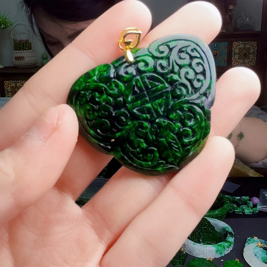 颈饰银S925镶嵌翡翠多样性