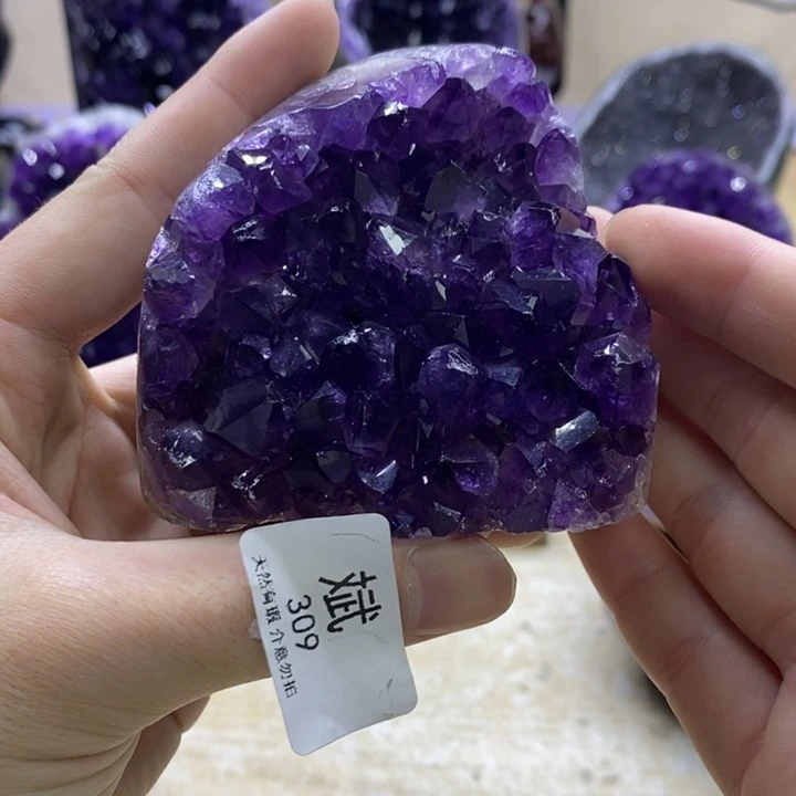紫晶大型摆件（非配饰）未镶嵌