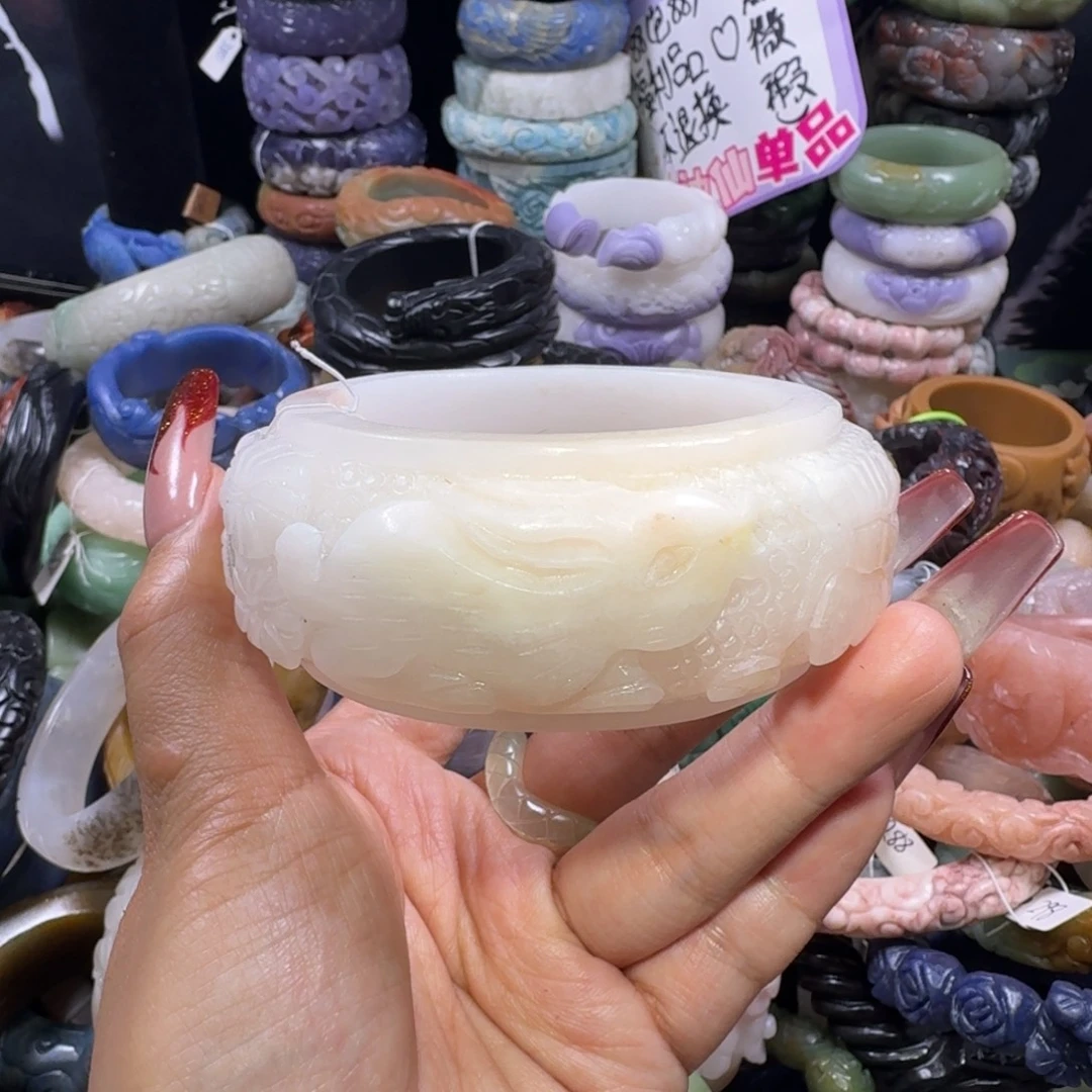 石英质玉（佘太翠）未镶嵌手镯40，59，微瑕不退换